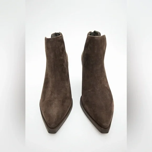 Vince Camuto "Gigietta" Suede Bootie NWOB - Picture 4 of 6